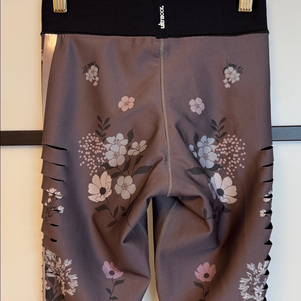 Ultracor Lux Knockout Floral Leggings Size S Laser Cut Side Detail Taupe/Grey - Picture 8 of 16